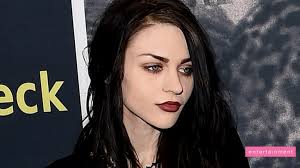 Kurt cobain's daughter frances bean's has shared a moving message on the 25th anniversary of her father's death. Kurt Cobain S Daughter Reveals What Would Have Made Him Cry If He Was Alive Today Y101fm