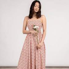 My name is chi li, author of the petite style bible. 32 Romantic Dresses To Wear To A Wedding