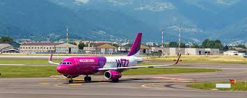 The basic fare includes a piece of luggage no larger than 40 x 30. Wizz Air Compensation For Delayed Flights Flightright