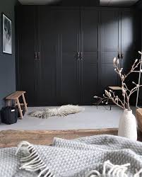 Ikea Hack Onze Zwarte Ikea Pax Kasten In Love With Our Ikea Pax Wardrobe Melanie Hack Ikea Kasten Love M Ikea Pax Wardrobe Ikea Pax Bedroom Design