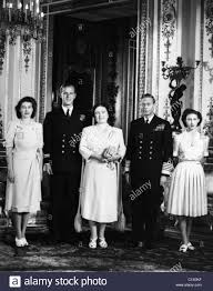 Der vater kümmerte sich kaum um ihn, die mutter wurde psychisch krank. Britische Konigliche Familie Von Links Zukunft Britische Konigin Prinzessin Elizabeth Zukunft Prinz Philip Duke Of Edinburgh Lt Philip Mountbatten British Queen Elizabeth Zukunftige Konigin Mutter Britischen Konig George Vi Zukunft Countess