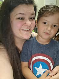 So sweet, him feeling his momma!❤️🎂 But at the same time it looks like he  slipped me a egg instead. 🤣