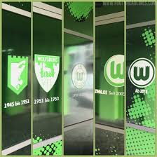 52° 21′ 44″ n , 13° 30′ 2″ o may 23, 2021 · zum saisonabschluss saßen sie gemeinsam bei der pressekonferenz auf dem podium, die beiden freunde hannes wolf und edin terzic. Vfl Wolfsburg To Change Logo Footy Headlines