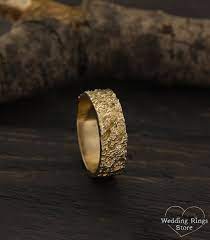 Volcanic Mens Yellow Gold Band Wild Relief Band Lava Wedding Etsy Mens Gold Wedding Band Wedding Rings Mens Wedding Rings