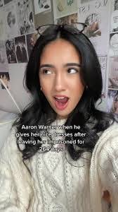 Lilly Laird's Instagram, Twitter & Facebook