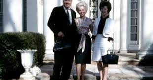 Priscilla With Vernon Dee At Graceland Elvis Presley Family Elvis Presley Elvis Presley Graceland