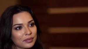 حيث ظهرت الفنانة نادين نجيم وهي تقوم بأداء حركات راقصة من داخل مسلسل 2020، وهي ترتدي الحجاب، ويشاركها الرقص مجموعة من الفنانين ومنهم قصي خولي الذي يشاركها. Ù†Ø§Ø¯ÙŠÙ† Ù†Ø¬ÙŠÙ… Ù†Ø¬Ù…Ø© Ù„Ø¨Ù†Ø§Ù†ÙŠØ© Ø¨Ø¬Ø°ÙˆØ± ØªÙˆÙ†Ø³ÙŠØ© Youtube