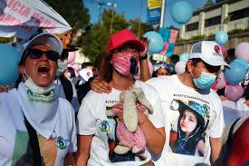 Su padre fue un rico tras el divorcio de sus padres y la muerte de su abuela se fue vivir a san petersburgo con su tía. Dgknejkfbn9e6m