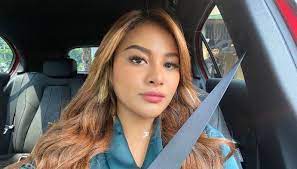 Setelah kurang lebih satu bulan menikah, aurel hermansyah mengumumkan bahwa dirinya tengah berbadan dua. Masalah Utang Aurel Hermansyah Terbongkar Sahabat Nggak Pernah Punya Duit Pikiran Rakyat Com