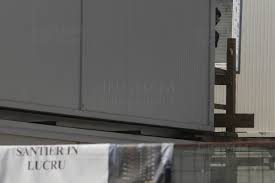 Persoana din provincie (iasi), 33 de ani, cu studii superioare in domeniul administrativ, caut loc de munca in bucuresti, domeniul administrativ sau juridic, cu cazarea asigurata de catre angajator, ca si: Bucuresti Covid 19 Santier Berceni Muncitori Straini 23 August 2020 Inquam Photos