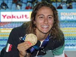 Jun 25, 2021 · sulla piscina aquaniene in zona parioli è stato svelato un murale dedicato a federica pellegrini, la nuotatrice azzurra che sarà impegnata alle olimpiadi di tokyo. Acqua Azzurra All Olimpiade Nel Nuoto Simona Quadarella Fa Sognare Corriere It