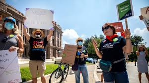 2 days ago · a texas law banning most abortions went into effect wednesday after the supreme court did not respond to an emergency appeal to block its enforcement. Xzsihbx1gl9j9m