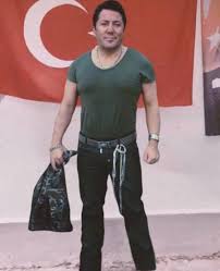 Magazin haberleri sayfamızdan son dakika magazin gündemini takip edebilir, bugün yaşanan en son magazin gelişmelerini takip edebilirsiniz. Murat Ovuc Kimdir Evli Mi Murat Ovuc Un Sevgilisi Kim
