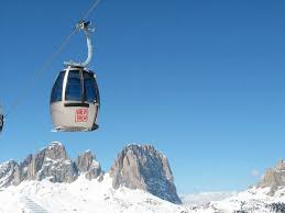The ladin name of the place is cianacei. Canazei Trentino Dolomiten Italien