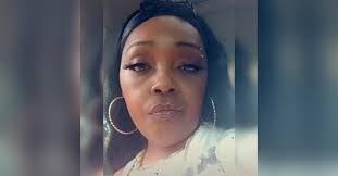 Janis Phillips's Instagram, Twitter & Facebook