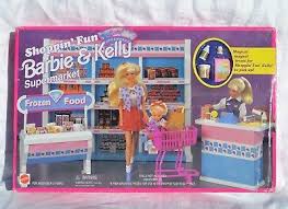 Kelly's body style changed around late 2008 to have less short and stubby arms and look older. Shoppin Fun Barbie Kelly Supermarket Bd1996 Barbie Kelly Barbie Barbie Dolls