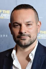 Reparto de Spring (película 2014). Dirigida por Aaron Moorhead, Justin  Benson