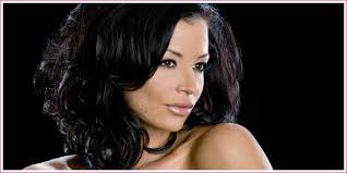 Candice Michelle Announces Pregnancy