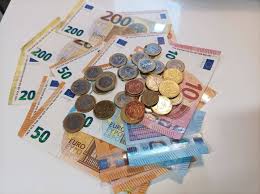 Opintolaina kaatuu yhä useammin valtion maksettavaksi – taustalla ovat nämä syyt