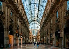 The rossonero world in your hands con la nostra app, avrai tutto il mondo rossonero a portata di mano. The Best Shopping In Milan Markets Boutiques Areas