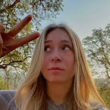 Aurora Parker (@itsdamoose519)