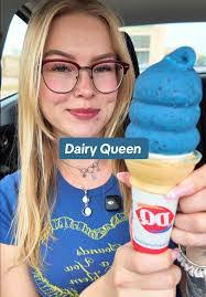 Derek Queen's Instagram, Twitter & Facebook