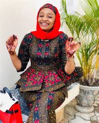 Hutunan gindi sham nono kafin cin gindi yana kara sha,awa. Labaran Batsa Luwadi Labaran Batsa Aisha Harka Yan Gidan Gwaiba Completed Iska Ne Ya Tasa Hotunan Batsa Yana Kallo