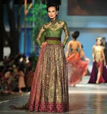 Selama itu pula, ragam koleksi kebaya dan kain indonesia tercipta dari tangan dinginnya. 2 Inspirasi Model Baju Kebaya Modern Yang Elegan Dan Mewah Renda Kebaya Gaun Batik Pengantin Muslim