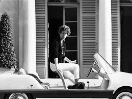 Esplora il suo nuovo stile e le sue innovative caratteristiche. Hidden For Decades We Found Gianni Agnelli S Custom Fiat 500 And It Has Some Incredible Stories To Tell Petrolicious