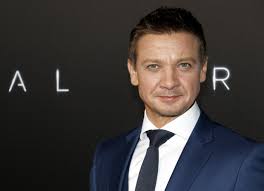 Jeremy Renner, o 'Gavião Arqueiro', sofre acidente e tem trauma torácico
