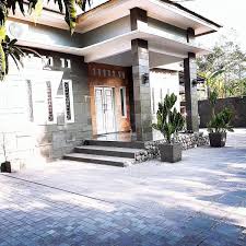 Penggunaan batu alam pada desain rumah anda dapat menghadirkan nuansa ruangan yang sejuk, juga membuat tampilan rumah terkesan alami. Harga Jenis Dan Ukuran Batu Alam Andesit Untuk Hunian Kekinian