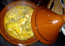 أشهر المأكولات المغربية المميزة تفضلو الكل معزوم الكاتب Jijot الر فيس ة المغربية تعد من اهم الاكلات الشعبية المغربية اضغط على الصورة لفتحها بصفحة مستقلة المقادير مقادير المرق دجاجة كبيرة يستحسن من النوع البلدي تقطع إلى قطع او تبقى كما هي مصححة حسب