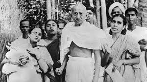 Oktober 1869 in porbandar als sohn des dortigen chefministers geboren. Diebe Stehlen Gandhis Asche An Seinem 150 Geburtstag