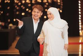 Khabarnya allahyarham dimasukkan ke hospital malam semalam. Sehari Sebelum Meninggal Arwah Alif Johan Sempat Nora Ariffin Iluminasi