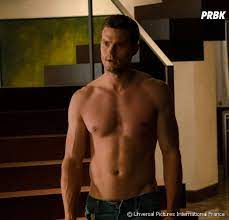 Dakota johnson tout comme cinquante nuances plus sombres c'est james foley (fear, house of cards) qui réalisera cinquante nuances plus claires. Fifty Shades Freed E L James Presente Le Dernier Roman Du Point De Vue De Christian Purebreak