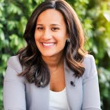 Katherine Dill's Instagram, Twitter & Facebook