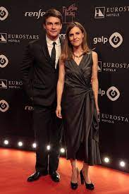 Consulta toda la información local de lloseta en ultima hora. Qui Es La Novia De Roger Coma Una Guapa Actriu De La Riera De 46 Anys