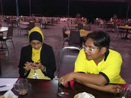 Jika anda di tempat awam, pastikan anda tetapkan jarak sosial 1 meter antara anda dan individu lain. Hutan Melintang Lampu Dan Mentol S Blog