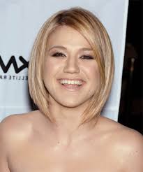 We know firsthand that thin hair tends to tangle, and it is easily damaged, and it lacks volume, and (how could we forget!) it becomes greasy very fast. Medium Length Bob Hairstyles For Fine Hair With Fringe Folade
