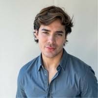 Esteban Morfin's Instagram, Twitter & Facebook