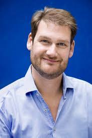 Laura Schalk's Instagram, Twitter & Facebook