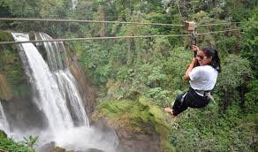 Impresionante catarata de 43 metros de altura. Pulhapanzak El Pais