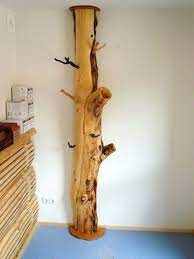 Sachlich, aber absolut nützlich und dekorativ. Baumstamm Garderobe Haus Deko Kleiderschrank Selber Bauen Tur Selber Bauen