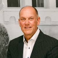 Stan Kaminski's Instagram, Twitter & Facebook