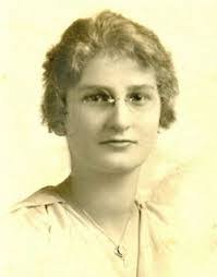 Flora May's Instagram, Twitter & Facebook