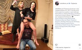 Скандально известная балерина анастасия волочкова показала кадры со своей дочерью ариадной, которая приехала к матери в гости. Volochkova Shokirovala Seti Foto S Docheryu Na Shee U Lyubovnika Lajm