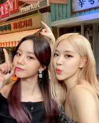 Ancak, 11 ocak 2019 tarihinde, 4 üyede sözleşmelerini yenilememiş ve grup dağılmıştır. Girl S Day S Hyeri Reveals The Moment When Blackpink S Rose And Her Friendship Solidified As Besties Kissasian