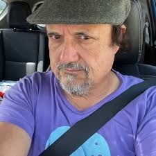 Sé que es SEMANAS tarde, ¡pero mañana por fin voy a tener Navidad con mis  amigos!