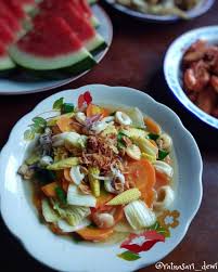 Untuk mendapatkan rasa tumis sawi putih yang enak, kamu bisa menambahkan dengan beberapa bumbu seperti bawang putih, bawang merah, lada, irisan cabai dan saus tiram. Cumi Sawi Putih Resep Tumis Sawi Putih Seafood Oleh Dice Ferdian Cookpad Pagar Tanaman