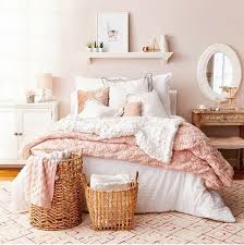 30 Cute Art Pink Bedroom Ideas For Girls Small Room Bedroom College Apartment Decor College Bedroom Apartment